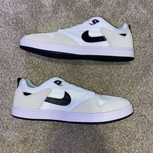 Nike SB Alleyoop White Black CJ0882-100 Mens Sz. 9.5 Brand New Fast Shipping